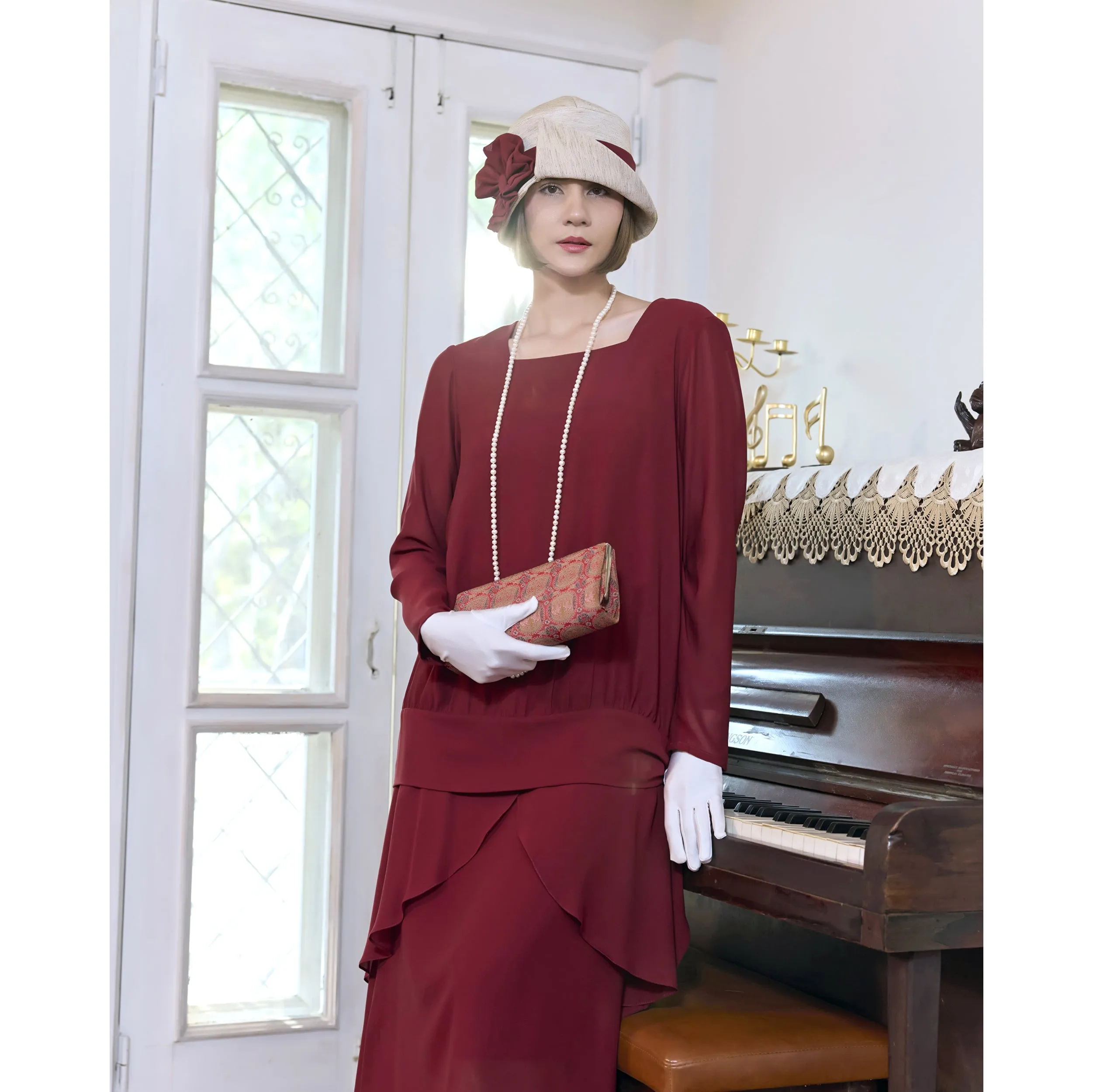 1920s high tea hat with maroon red details